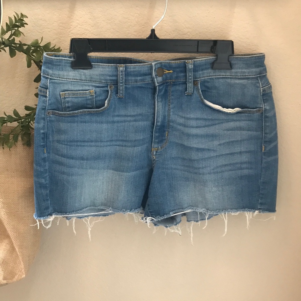Universal Thread Cut off Jean Shorts